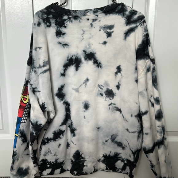 Buc-ee’s Crewneck - Picture 2 of 3